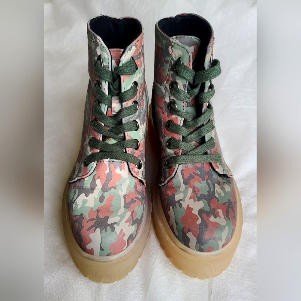 YRU Slayr Boots Women’s Size 6 Unisex Reflective Combat Platform Boots